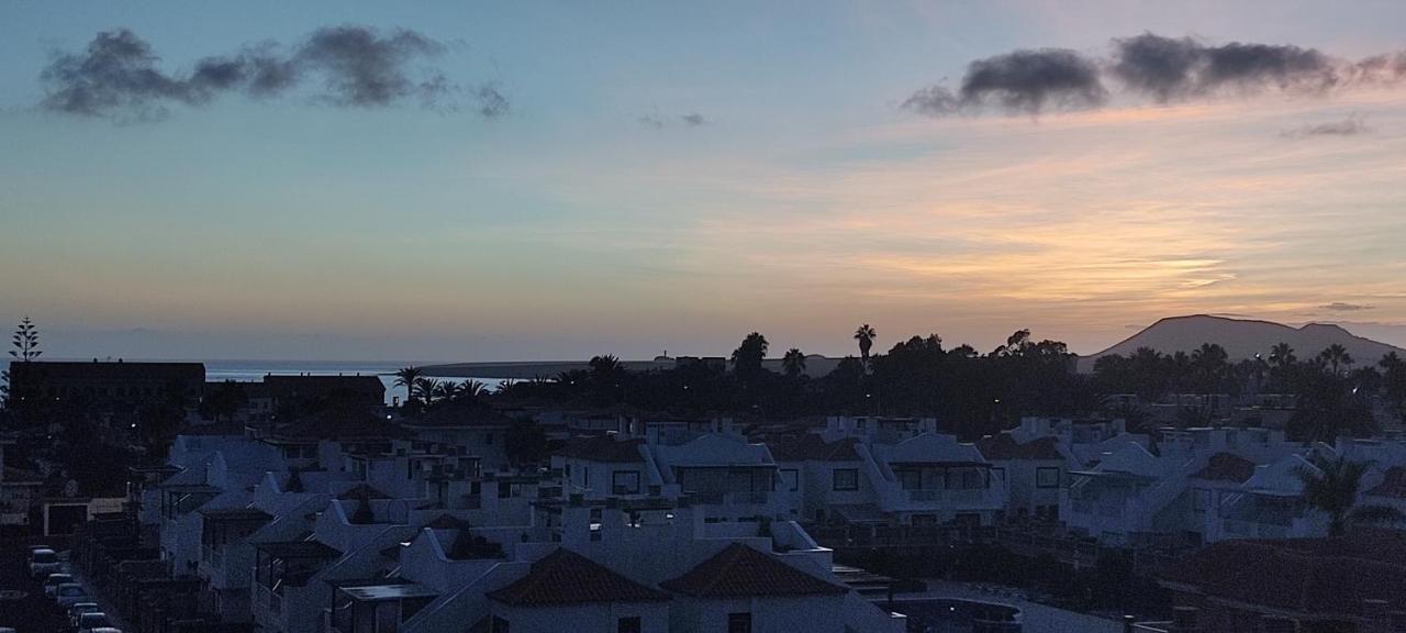 Appartamento Lusi Sole E Mar Costa Del Silencio Luaran gambar